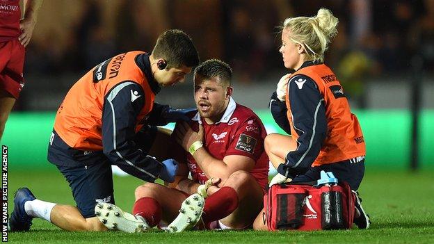 Scarlets prop Rob Evans