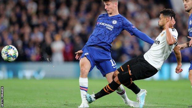 Mason Mount in a challenge with Francis Coquelin