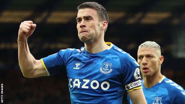 Seamus Coleman celebra