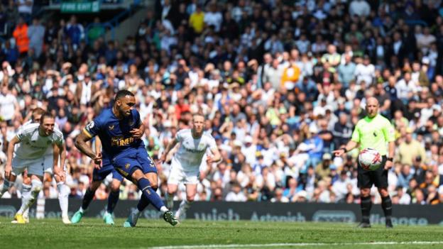 Callum Wilson scores his second penalty of the game for Newcastle United against Leeds United at Elland Road
