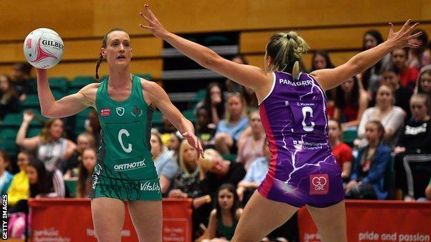 Kyra Jones: Celtic Dragons centre announces retirement from Superleague netball - BBC Sport