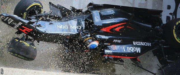 Fernando Alonso's crash at the Australian Grand Prix