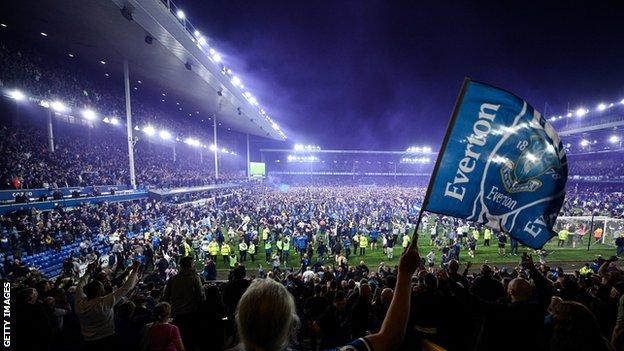 Everton pitch invasion