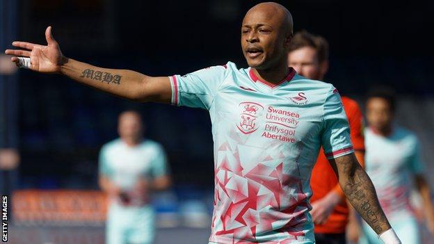 Andre Ayew Est Le Meilleur Buteur De Swansea Cette Saison Avec 14 Buts