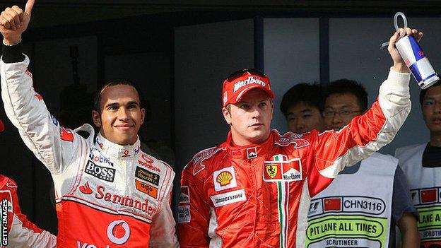 Lewis Hamilton terminó segundo después de Kimi Raikkonen en segundo lugar
