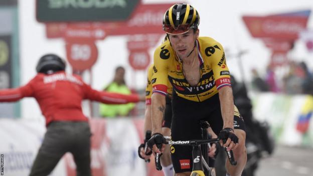 Primoz Roglic riding in the Vuelta a Espana