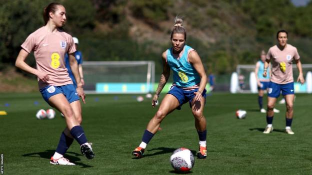 Naomi Raisel and Rachel Daly training with England