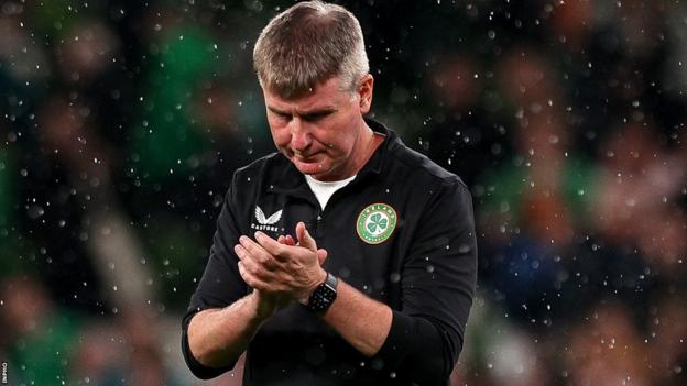 Stephen Kenny applauds the Republic of Ireland fans after Sunday's defeat
