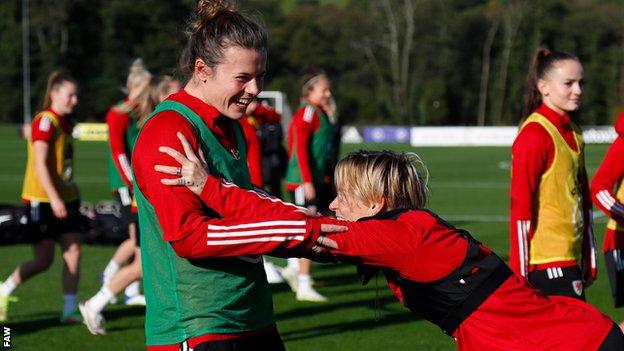 Hayley Ladd et Jess Fishlock