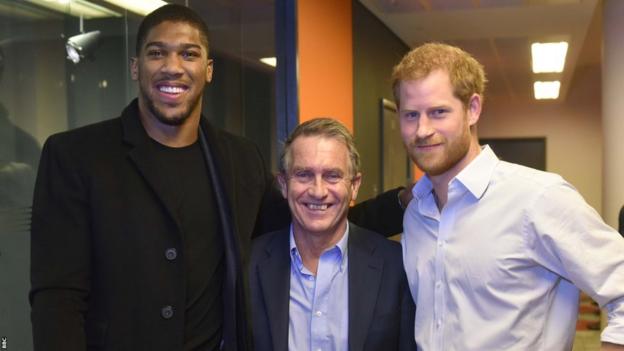 Garry Richardson stood between Anthony Joshua and Prince Harry in 2022 at the Today programme studios