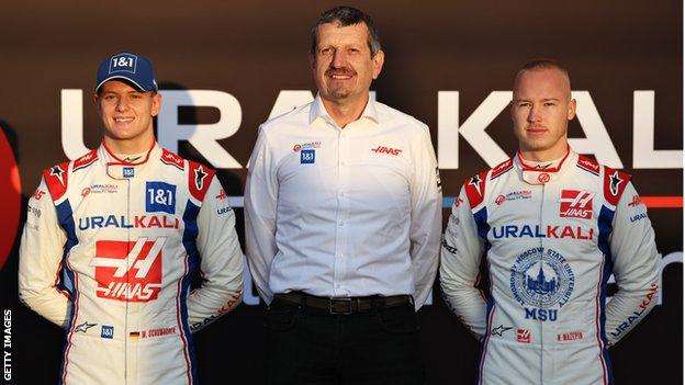 Guenther Steiner and Nikita Mazepin