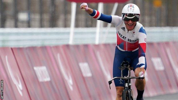 Sarah Storey celebrates winning the gold medal in the Cycling Road Women's C5 Time Trial on day seven of the Tokyo 2020 Paralympic Games