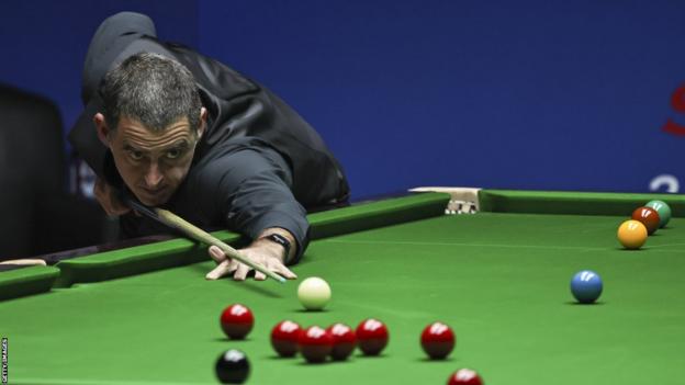 World Snooker Championship 2023 results: Mark Selby fights back against  John Higgins - BBC Sport