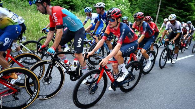 Gino Mäder, Olympic cyclist from Switzerland, dies after Tour de