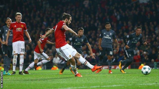 Daley Blind scores a penalty for Manchester United