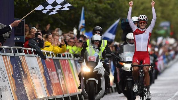 Lizzie Deignan winning the women's road race at the 2014 Commonwealth Games in Glasgow