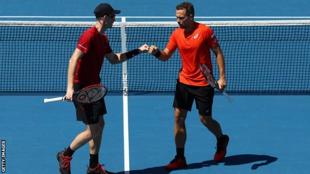 Australian Open 2019: Jamie Murray & Soares into doubles BBC Sport