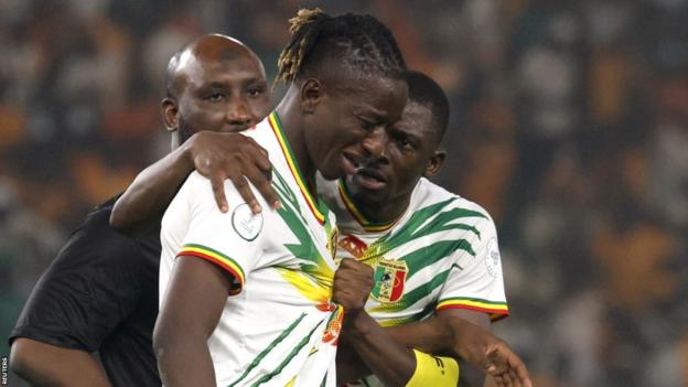 Os jogadores do Mali choraram devido ao resultado dramático da partida