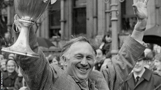 City manager Joe Mercer shows off the Cup Winners’ Cup trophy at the the team’s official reception the next day at Manchester town hall