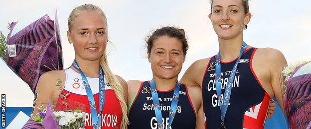 Georgina Schwiening wins world junior duathlon gold in 2013