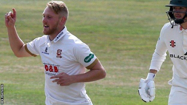 Jamie Porter has now taken 27 wickets against Worcestershire