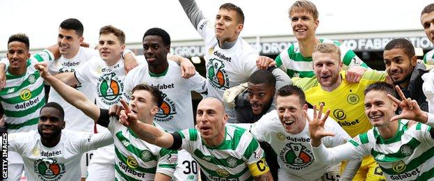 Celtic celebrate winning the Scottish title