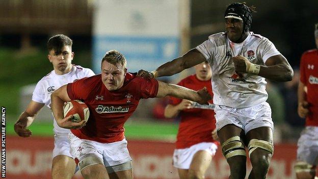 Wales' Dewi Lake gets past Joel Kpoku