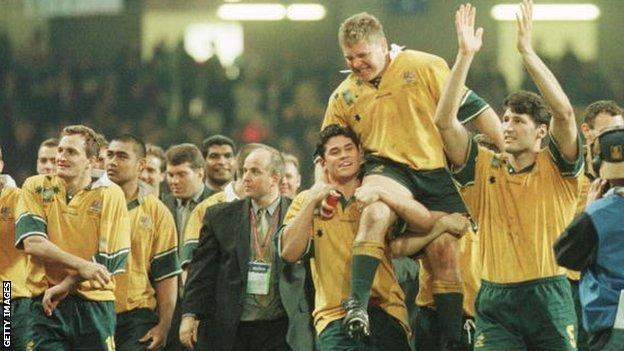 The Wallabies complete a lap of honour after they defeated France in the final