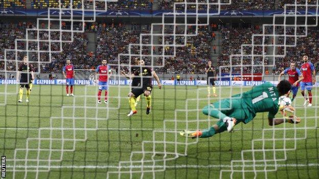 Steaua Bucharest 0-5 Man City: Sergio Aguero leads Champions League rout, Football News