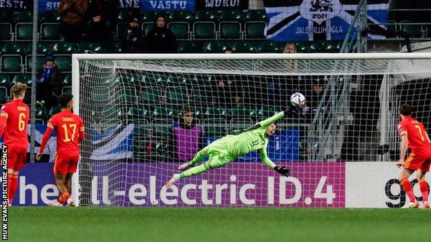 Danny Ward s'est imposé comme le numéro un du Pays de Galles devant Wayne Hennessey