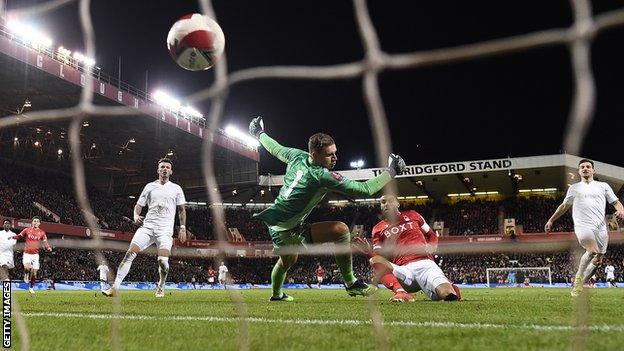 Lewis Grabban scores for Nottingham Forest against Arsenal in the FA Cup