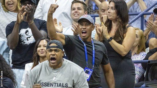 Tiger Woods supports Serena Williams during her US Open match
