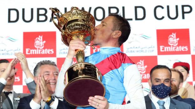 Country Grammer with Frankie Dettori wins the 2022 Dubai World Cup