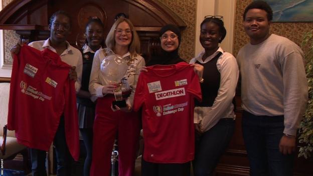 Belfast Lord Mayor Tina Black welcomed members of the Ethnic Minorities Sports Organization Northern Ireland team to Belfast City Hall last week