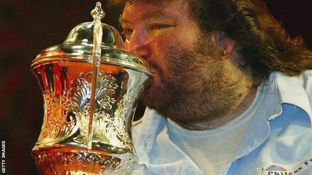 Andy 'The Former BDO world darts champion dies aged 59 - BBC Sport