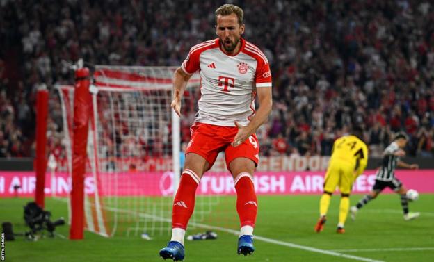 Harry Kane celebrates scoring for Bayern Munich against Man Utd