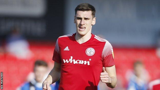 Ross Sykes: Accrington Stanley centre-back signs for Union SG - BBC Sport