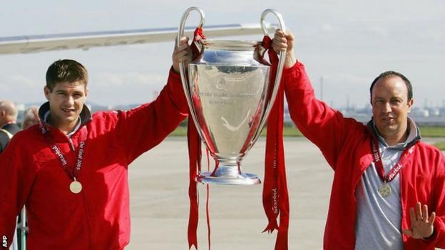 Captain Steven Gerrard and Benitez bring the Champions League trophy back to Liverpool in 2005