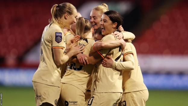 Chelsea celebra vencer a Villa en la WSL