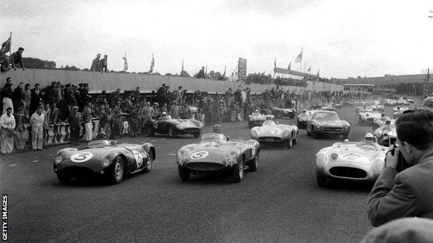 The start of the 1955 RAC Trophy at Dundrod
