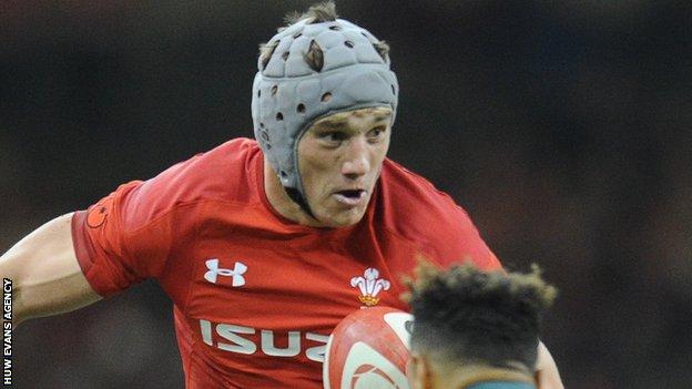 Jonathan Davies takes on Australia