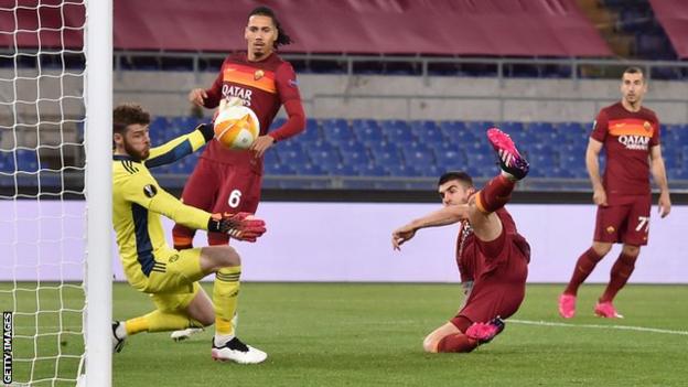 David de Gea makes a save for Manchester United against Roma in the Europa League semi-final