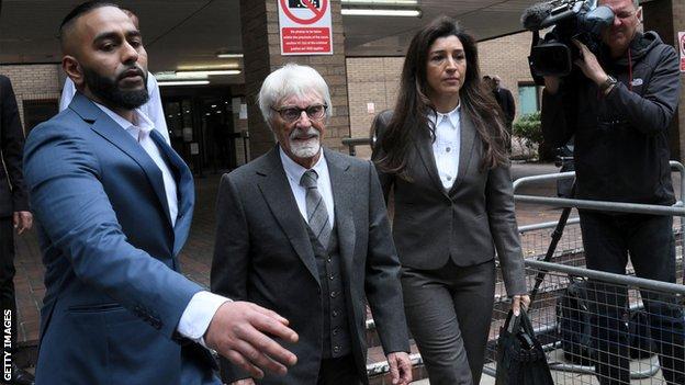 Bernie Ecclestone verlaat Southwark Crown Court