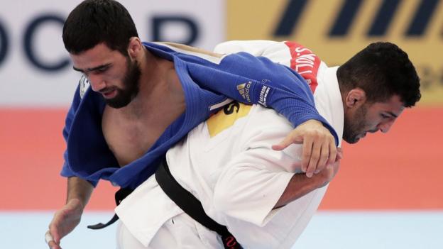 Khasan Khalmurzaev fights Saeid Mollaei