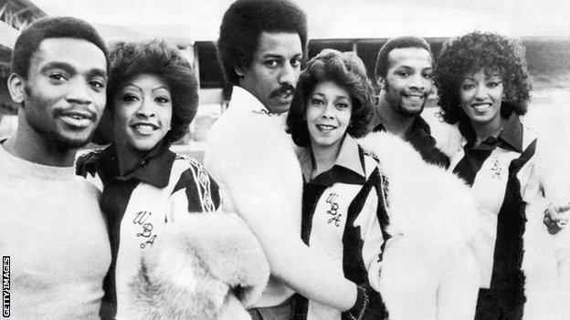 The Three Degrees meet The Three Degrees: Cunningham, Valerie Holiday, Batson, Helen Scott, Regis and Shiela Ferguson