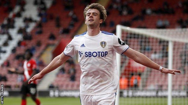 Patrick Bamford: Leeds United striker signs new five-year contract - BBC  Sport