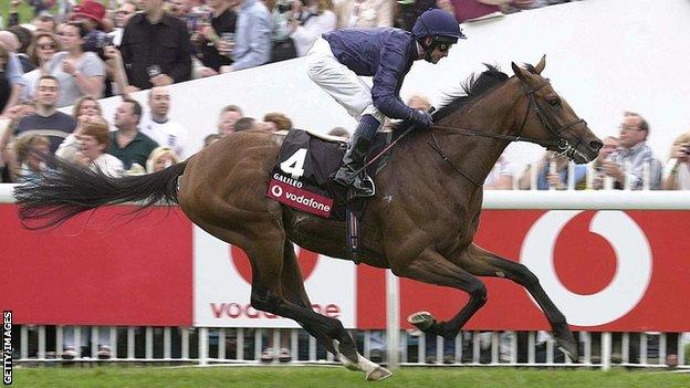 Galileo winning the Derby in 2001