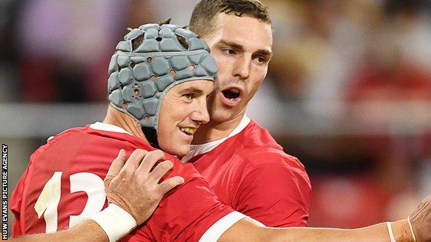 Jonathan Davies (left) and George North