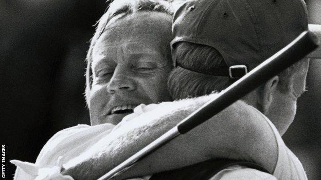 Jack Nicklaus embraces his son after winning the Masters in 1986