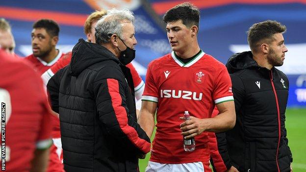 Wayne Pivac congratulates Louis Rees-Zammit on his first cap